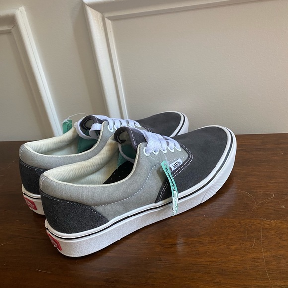 Vans Comfy Cush Sneaker - Picture 2 of 6